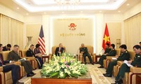Thứ trưởng Bộ Quốc phòng Nguyễn Chí Vịnh tiếp Đại sứ Hoa Kỳ Ted Osius